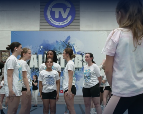 Fernseh-Reportage: Tigerenten-Reporterin Emilia bei den TVC Allstars