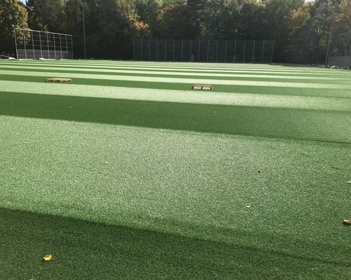 Kunstrasenplatz in den letzten Zügen!