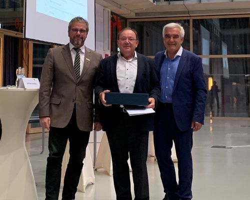 TVC Präsident erhält WLSB Ehrennadel