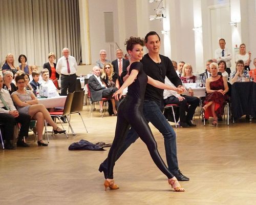 Auf zum Frühlingsball in den Großen Kursaal!