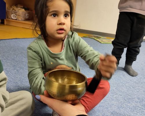 Die Klangschale im Kita-Alltag