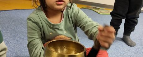 Die Klangschale im Kita-Alltag